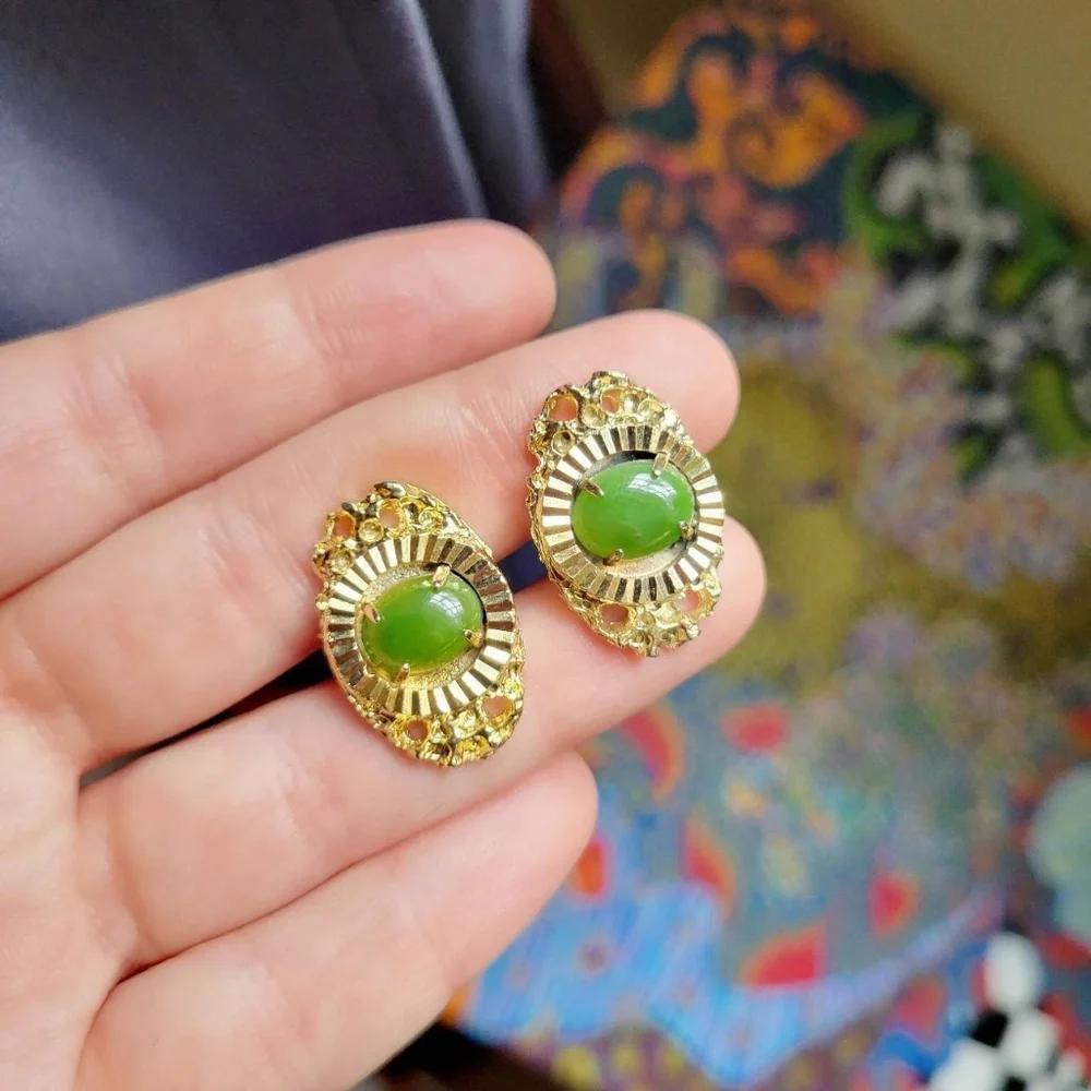 Vintage Pair of Gold Nugget Jade Cuff Links